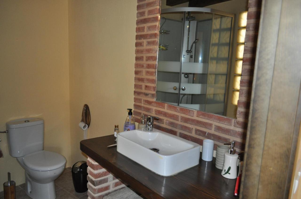 Hostal El Rincón Secreto de Gredos especializada en celiaquía y diabetes y jacuzzi Tormellas Exterior foto
