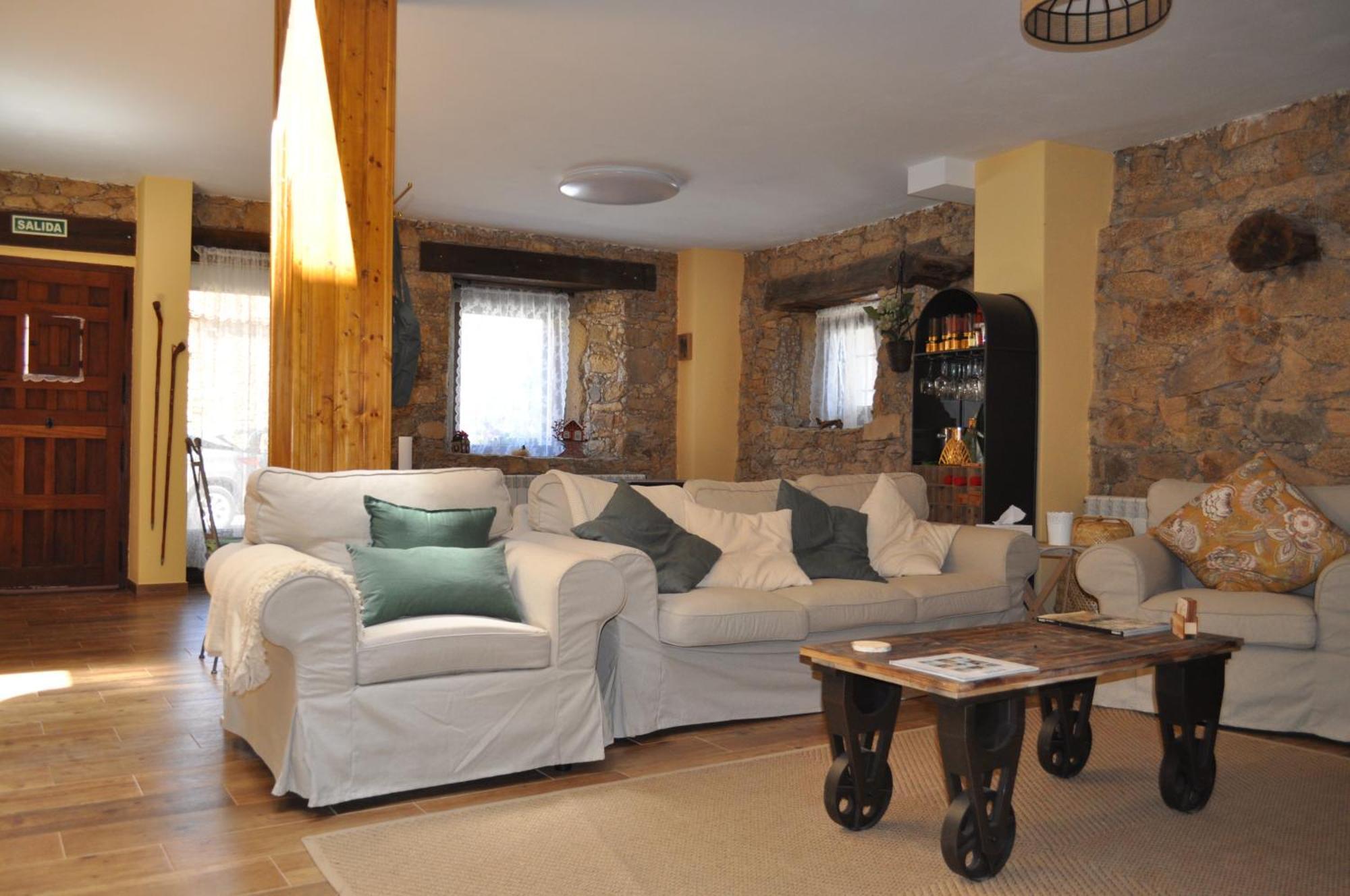 Hostal El Rincón Secreto de Gredos especializada en celiaquía y diabetes y jacuzzi Tormellas Exterior foto