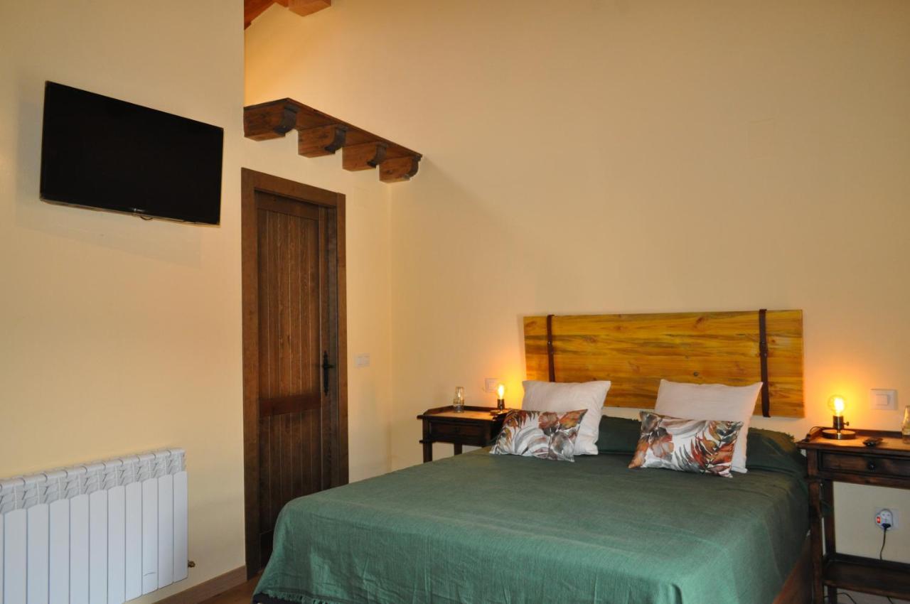 Hostal El Rincón Secreto de Gredos especializada en celiaquía y diabetes y jacuzzi Tormellas Exterior foto
