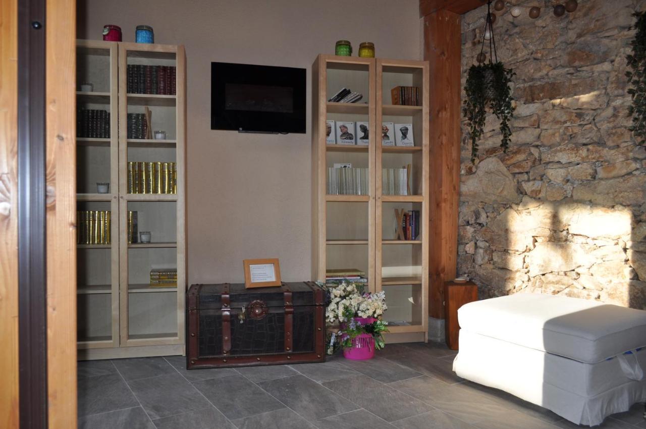 Hostal El Rincón Secreto de Gredos especializada en celiaquía y diabetes y jacuzzi Tormellas Exterior foto